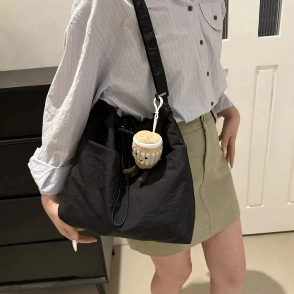 2024 Fashion Drawstring Shoulder Bag Travel Casual Nylon Tote Bag Large Capacity Waterproof Crossbody Bucket Bag Women black-with pendant