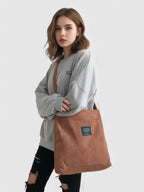 Sac hobo en velours côtelé et zippé - Le Cocooning