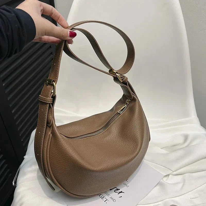 Sac bandoulière demi-lune en cuir vegan noir Marron