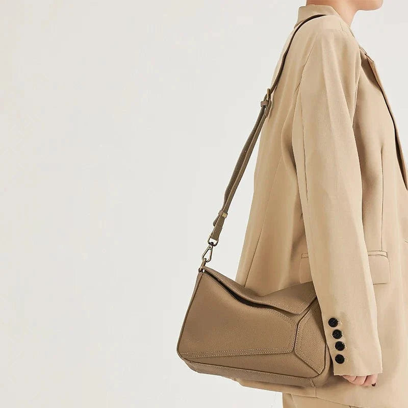 Sac bandoulière en cuir grainé moderne