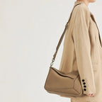 Sac bandoulière en cuir grainé moderne