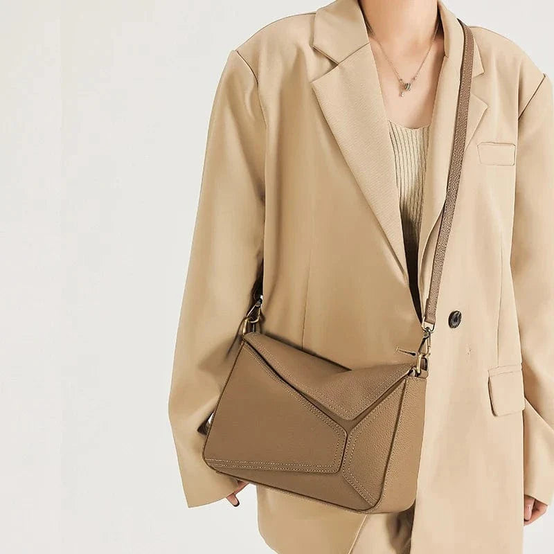 Sac bandoulière en cuir grainé moderne