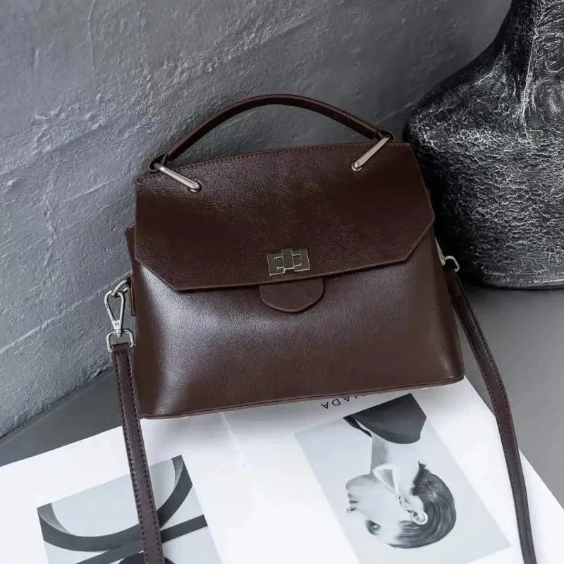 Sac bandoulière femme carré avec rabat Café