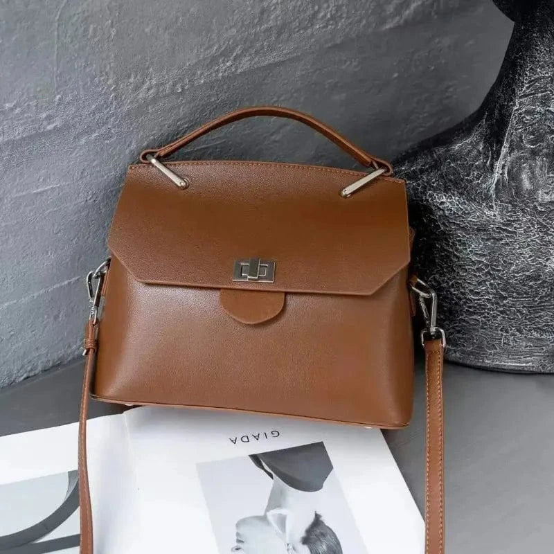 Sac bandoulière femme carré avec rabat Marron