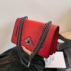 Sac bandoulière imitation croco avec chaîne Rouge