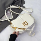 Sac bandoulière similicuir à chaîne dorée