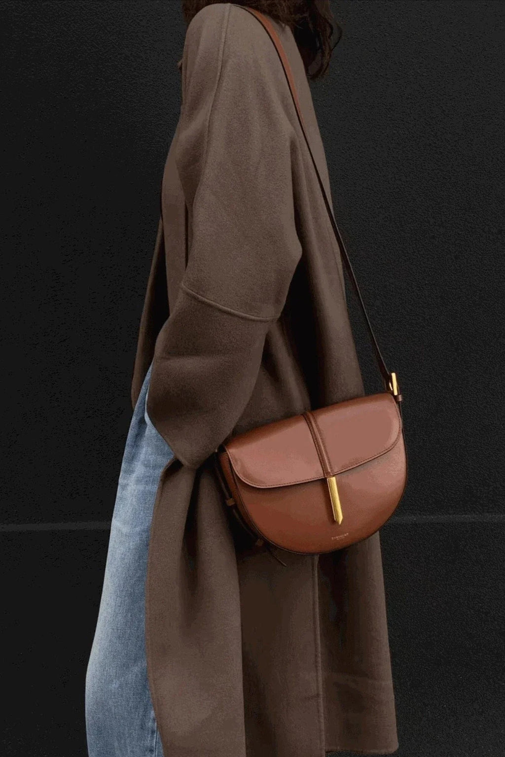 Sac demi en cuir à fermoir doré