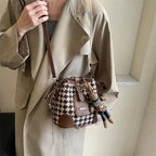 Sac seau damier cuir