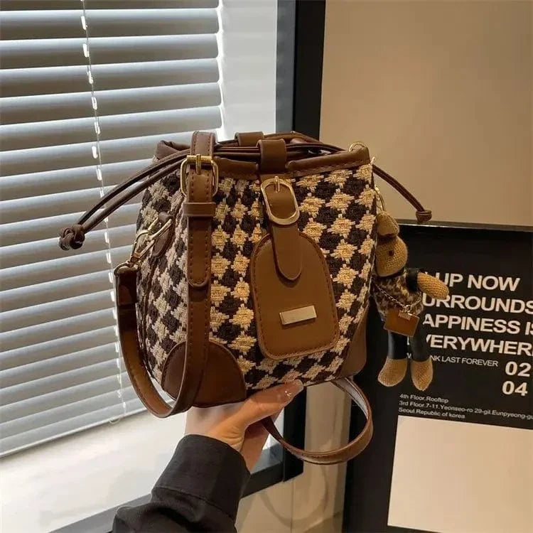 Sac seau damier cuir