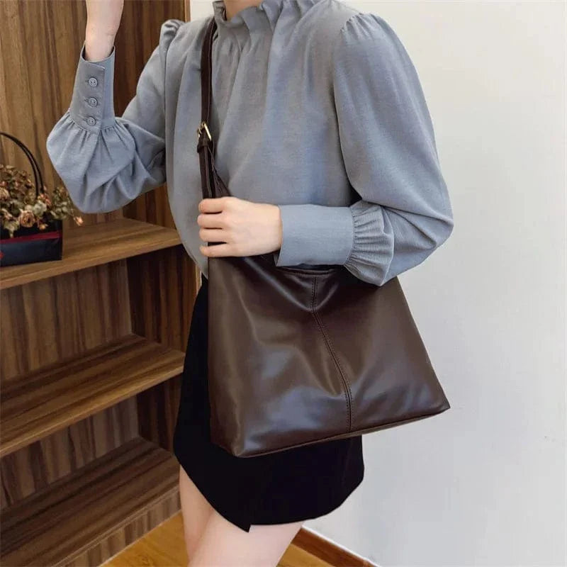 Vintage Large Capacity Shoulder Bag for Women with Soft Solid Crossbody Bag Retro Tote Bag For Commute